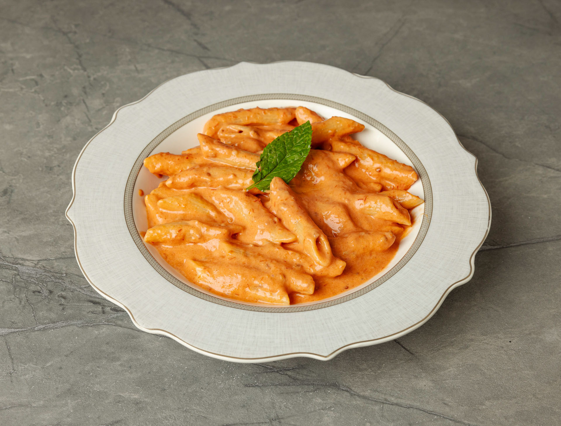 פנה ברוטב רוזה